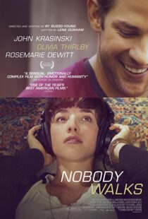 دانلود فیلم Nobody Walks 2012102829-1145901755